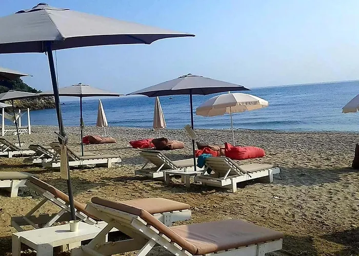 Tsonos Apartments